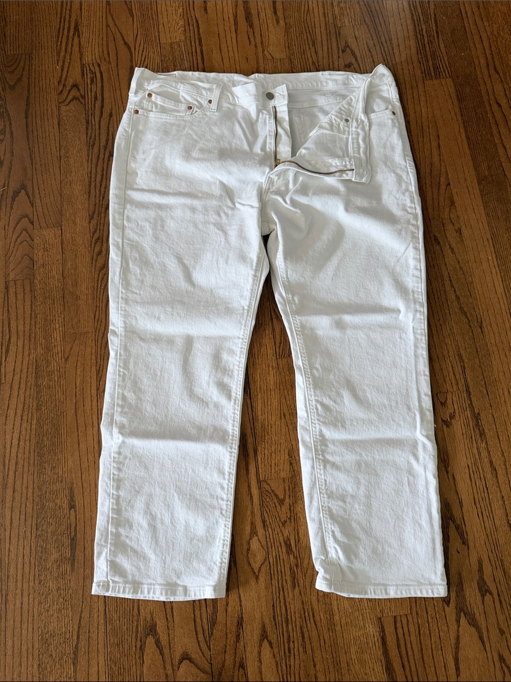 Levis 541 Athletic Fit  White Jeans 46 x 30